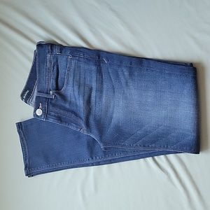 NWOT Express Mid Rise Jeans Performance Stretch Size 6 / 6R